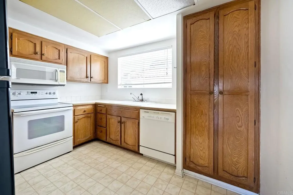 908 Caminito Madrigal Street Unit G