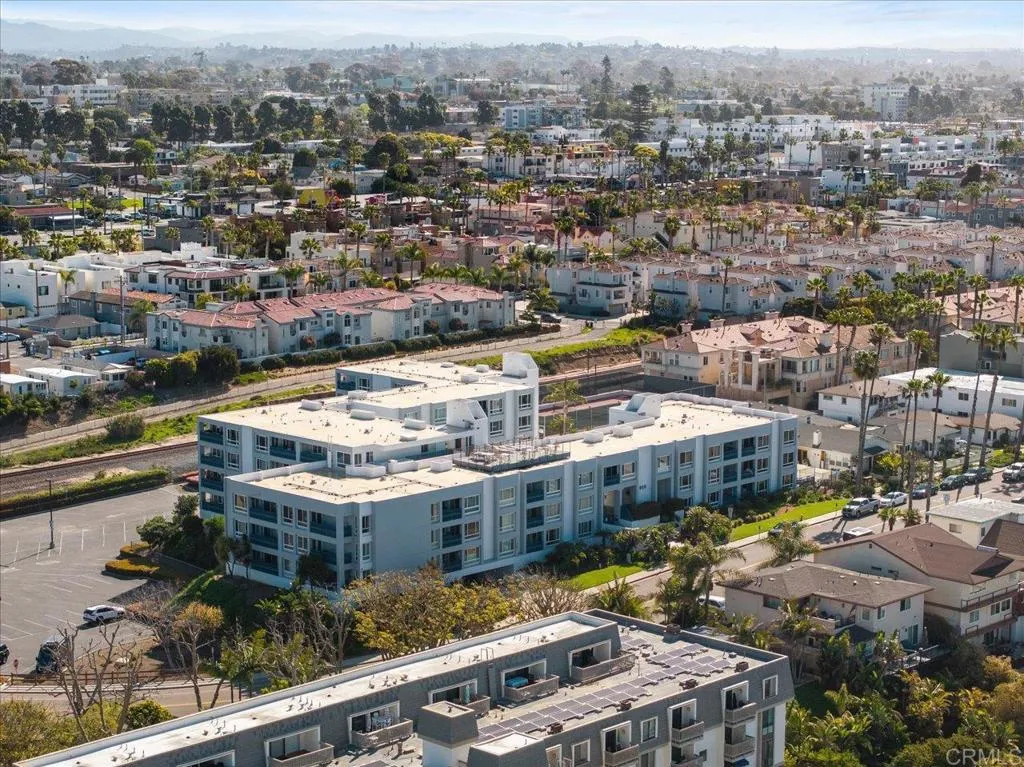 910 N Pacific Street Unit 4