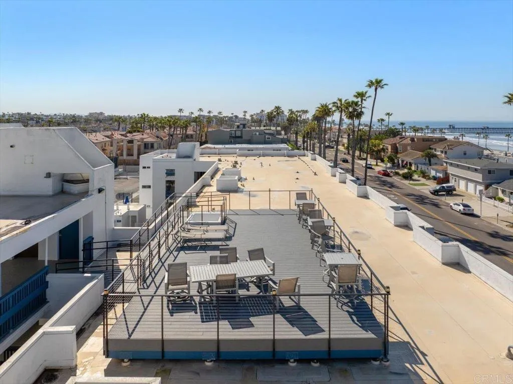 910 N Pacific Street Unit 4
