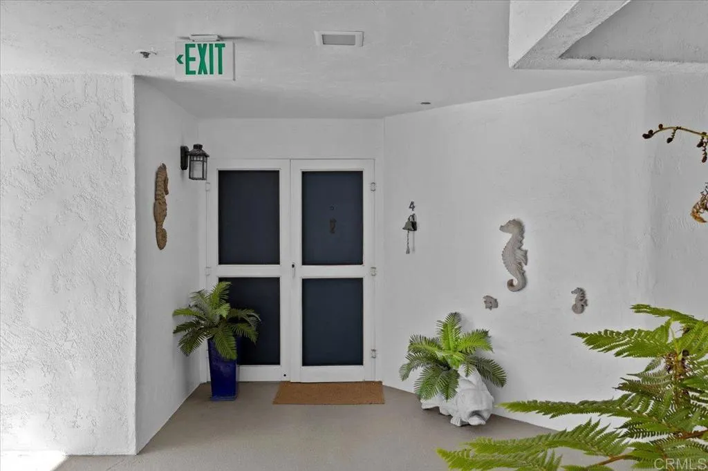 910 N Pacific Street Unit 4