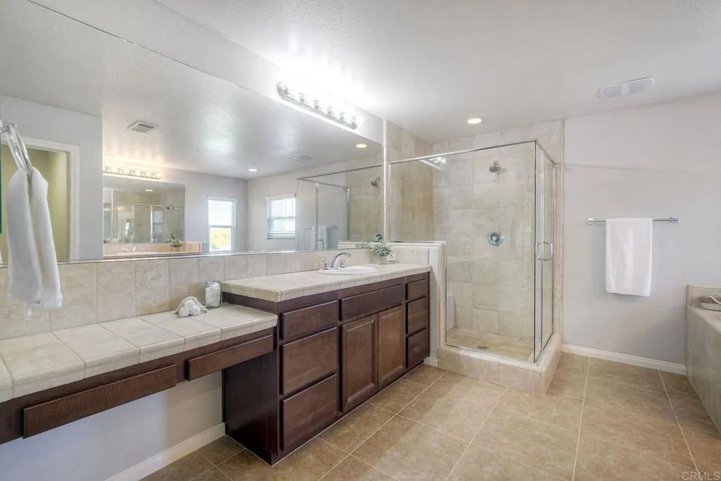 1140 Parkview Dr