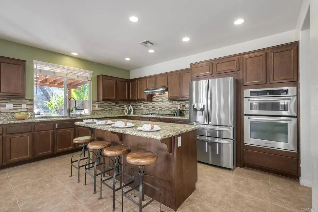 1140 Parkview Dr