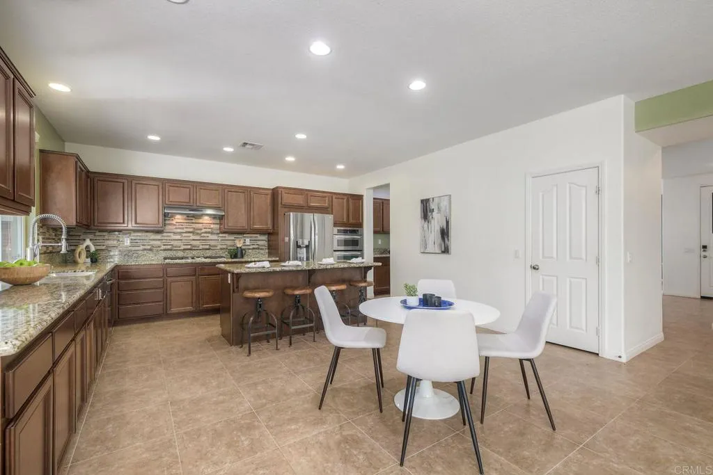 1140 Parkview Dr
