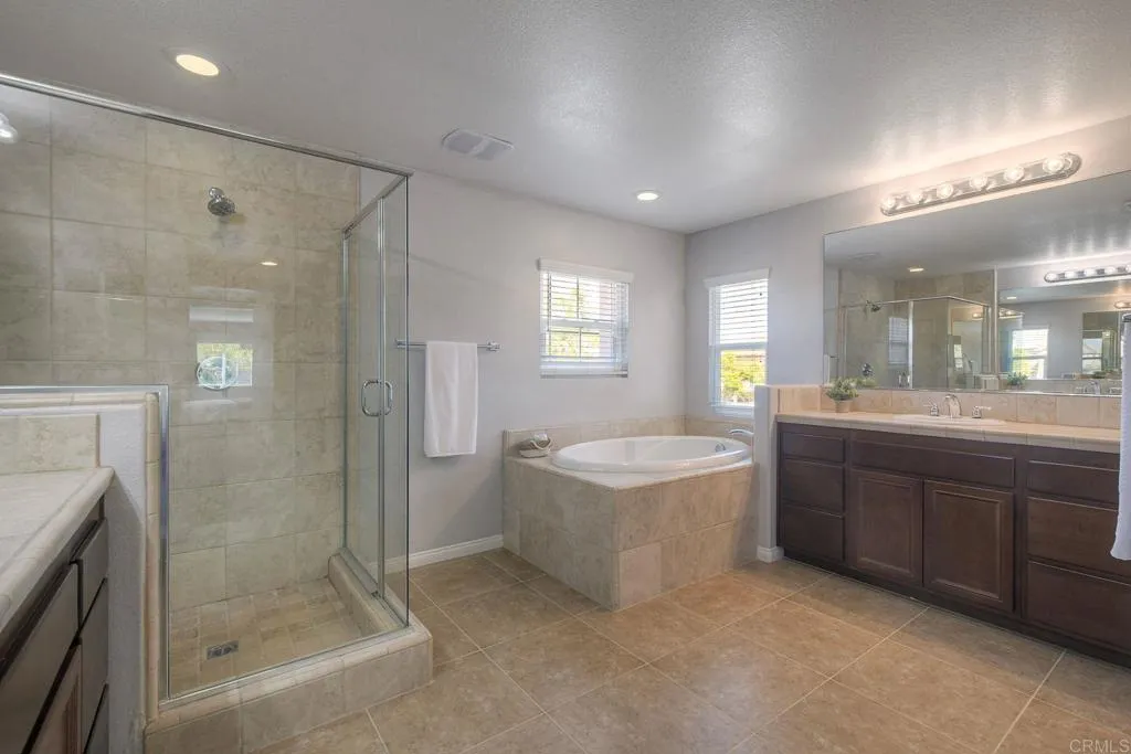 1140 Parkview Dr