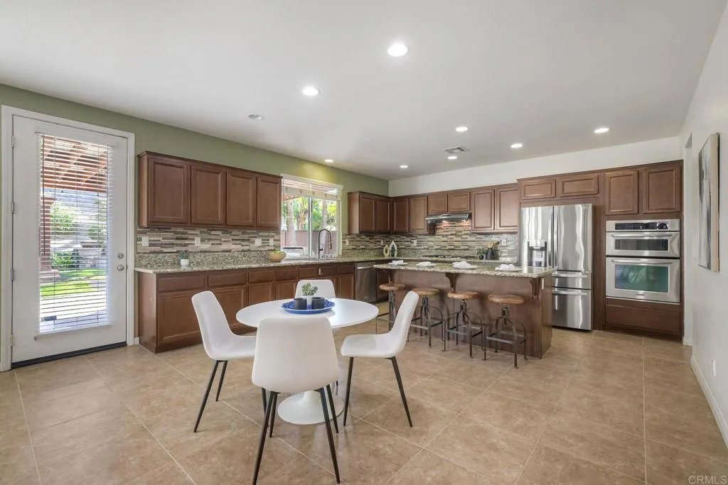 1140 Parkview Dr