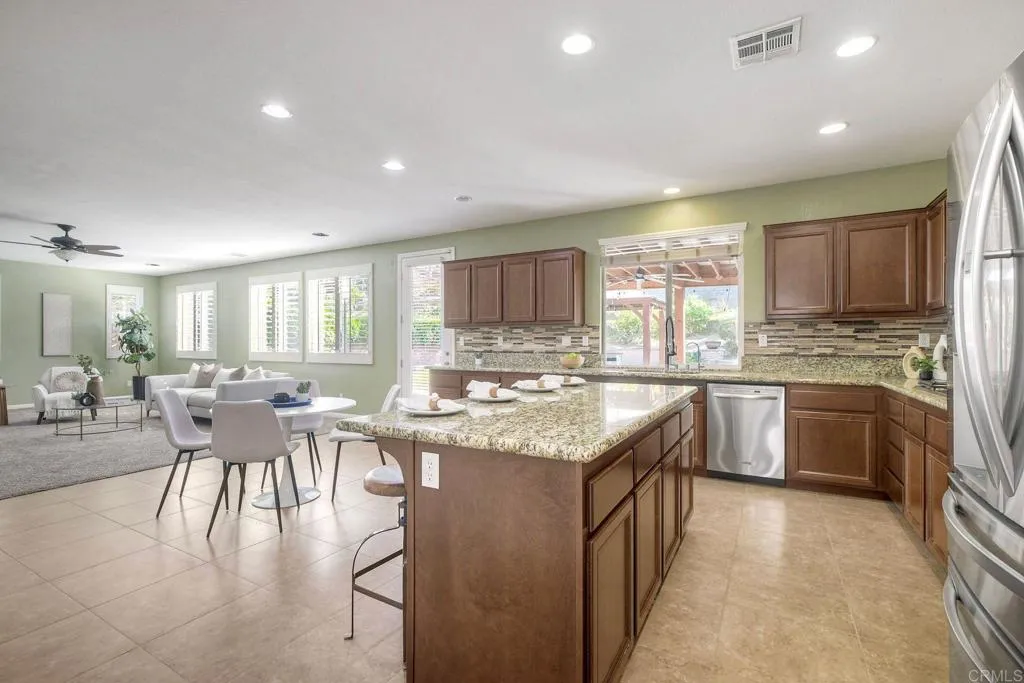 1140 Parkview Dr
