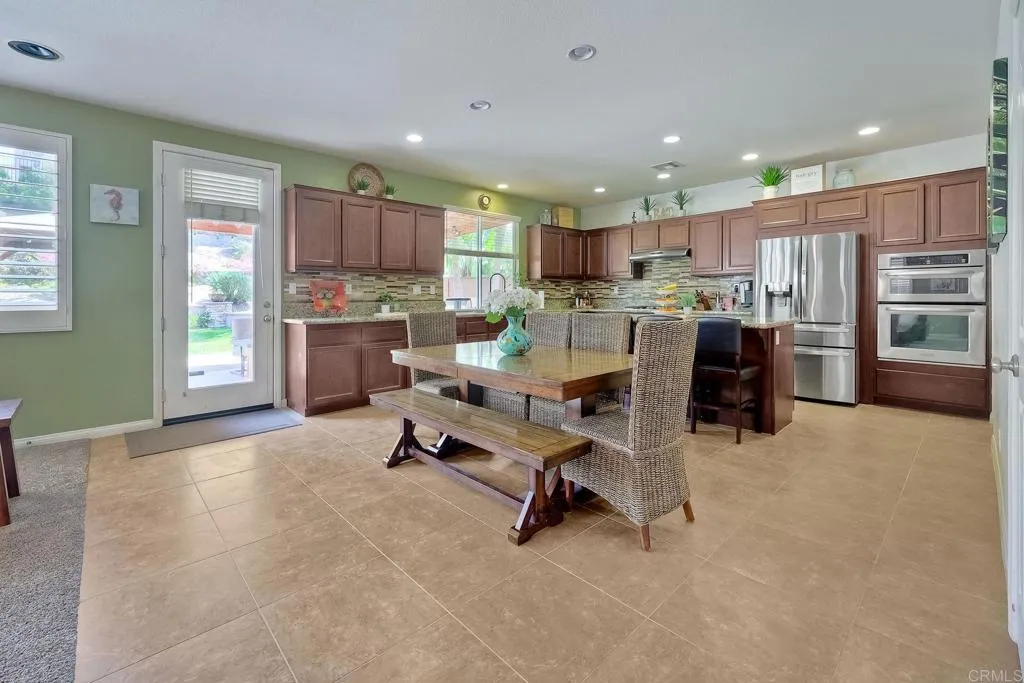 1140 Parkview Dr