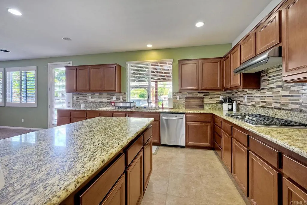 1140 Parkview Dr