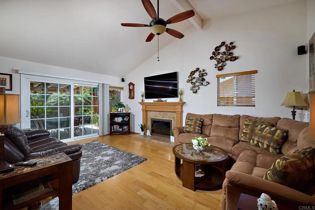 10439 Elmdale