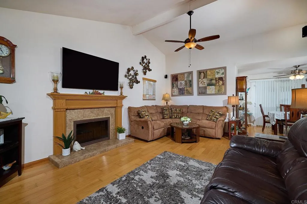 10439 Elmdale