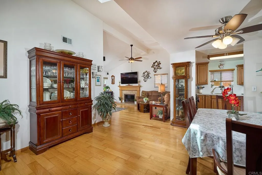 10439 Elmdale