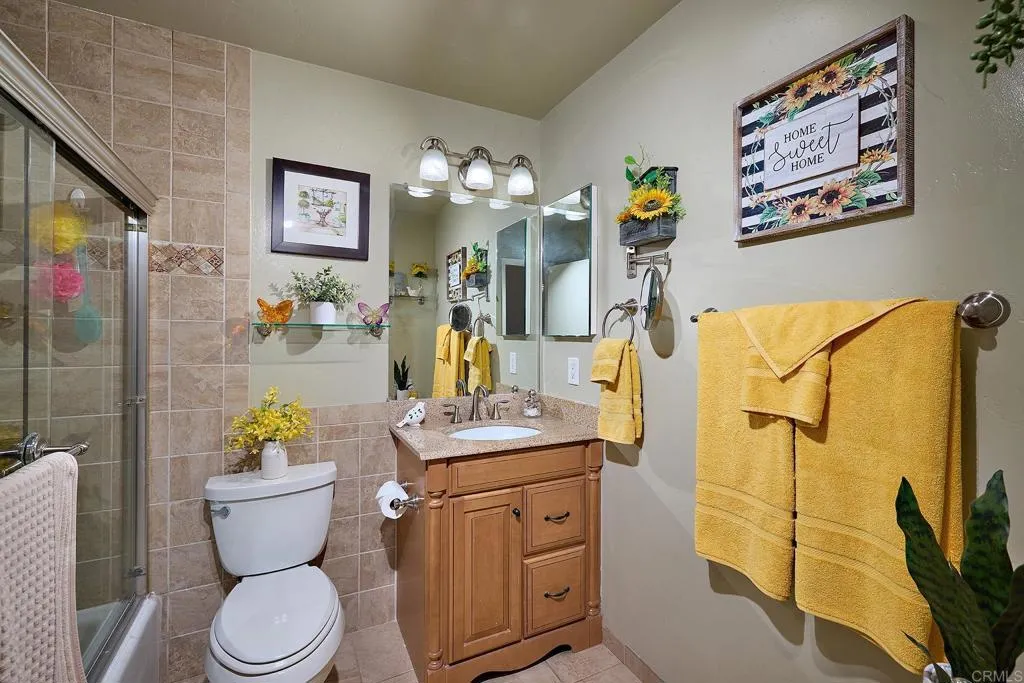 10439 Elmdale