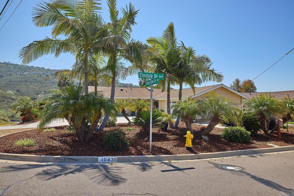 10439 Elmdale