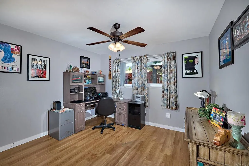 10439 Elmdale