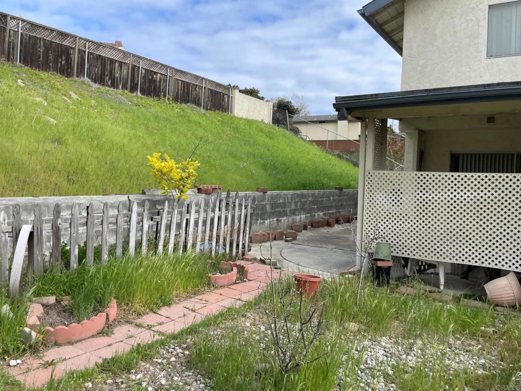 2640 Chestnut Avenue