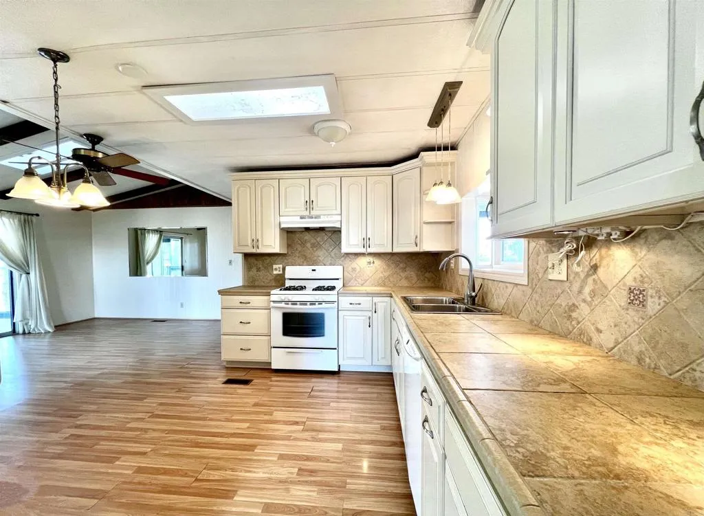 3535 Linda Vista Unit 260