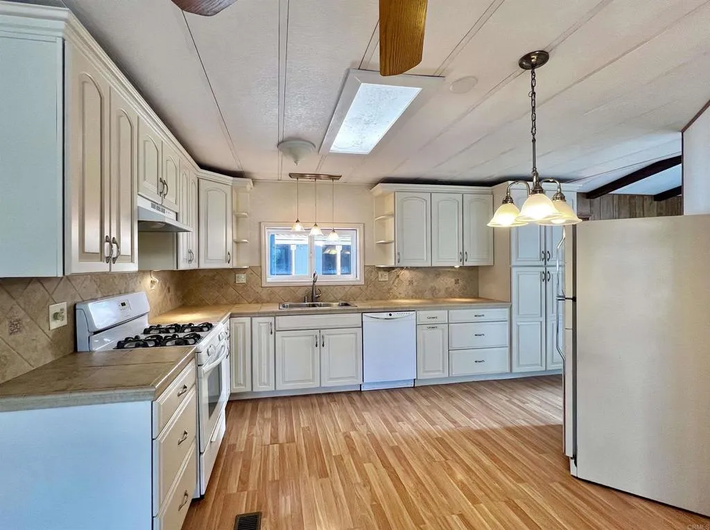 3535 Linda Vista Unit 260