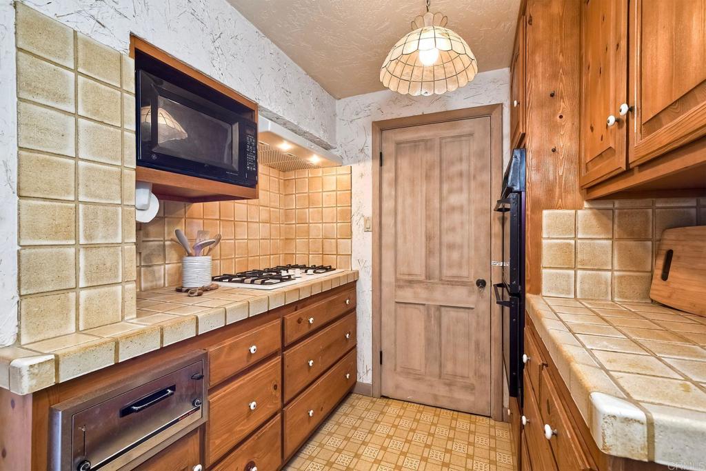 1931 S Pacific Street