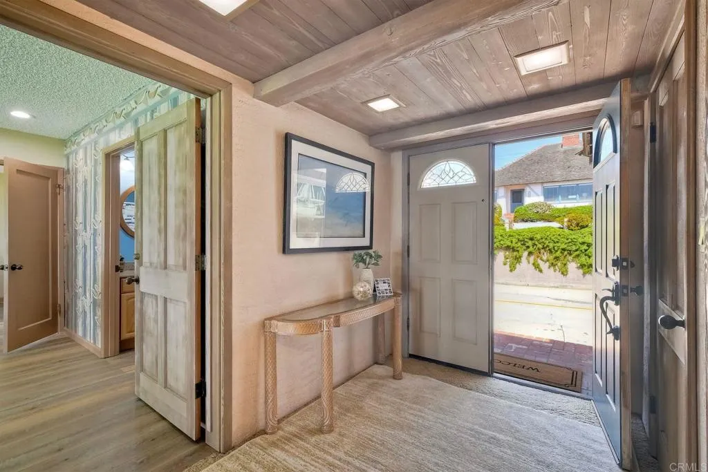 1931 S Pacific Street, Oceanside