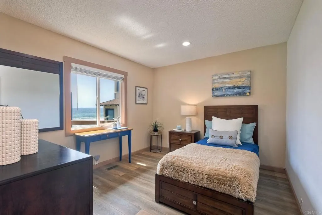 1931 S Pacific Street, Oceanside