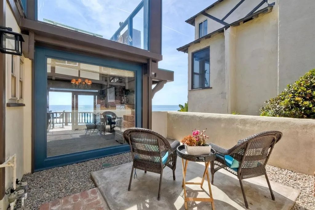 1931 S Pacific Street, Oceanside