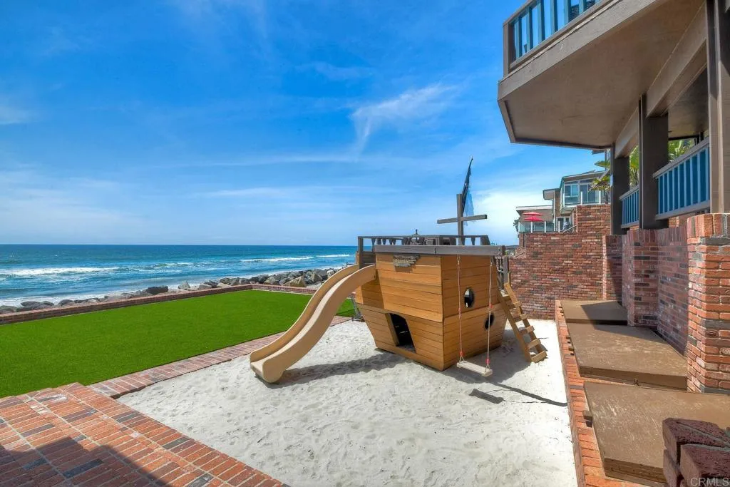 1931 S Pacific Street, Oceanside