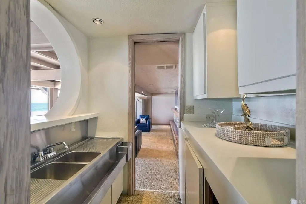 1931 S Pacific Street, Oceanside