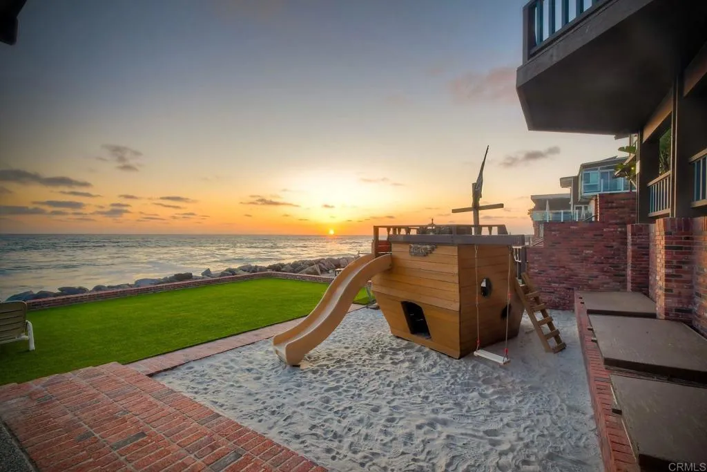 1931 S Pacific Street, Oceanside