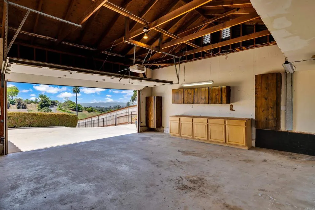 2185 Hawley Drive
