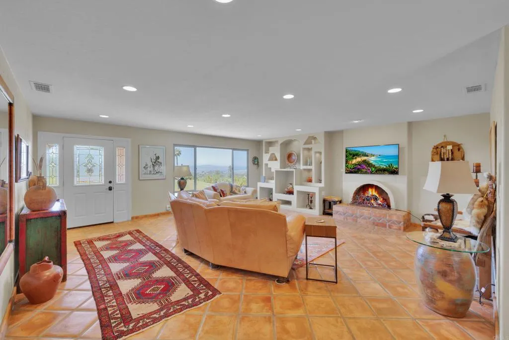 2185 Hawley Drive