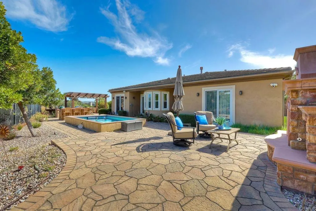 1165 Village Dr