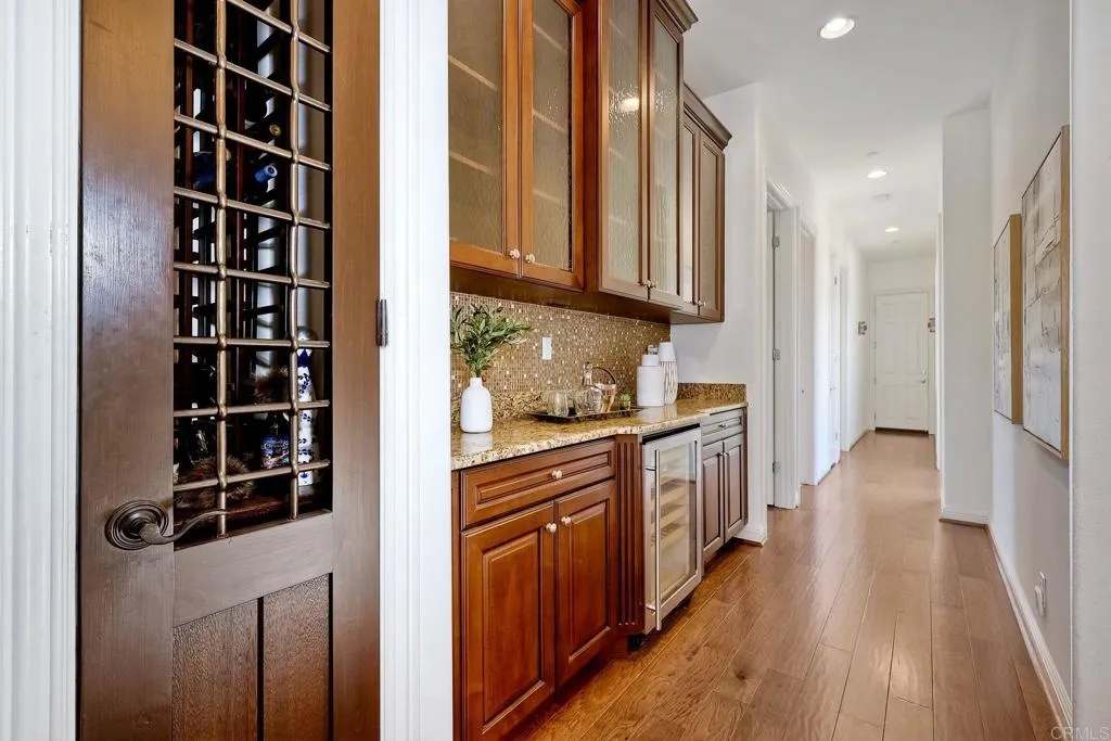 1165 Village Dr