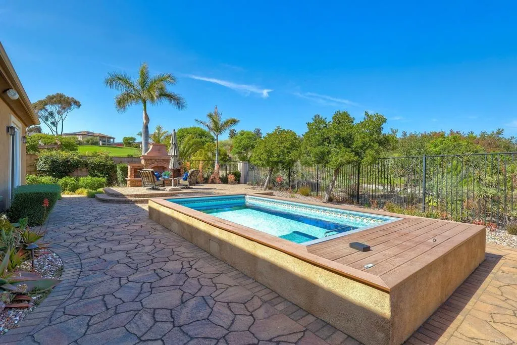 1165 Village Dr
