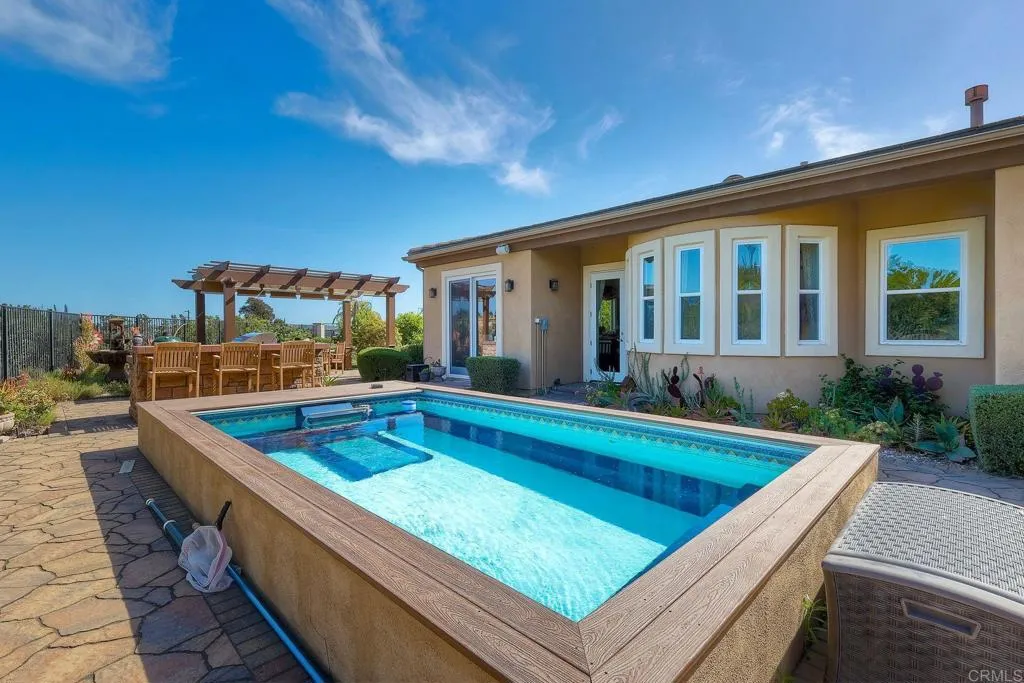 1165 Village Dr