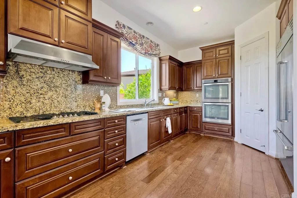 1165 Village Dr