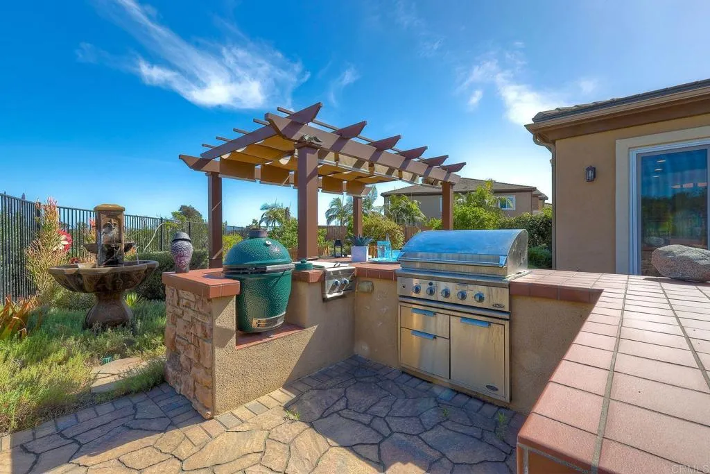 1165 Village Dr