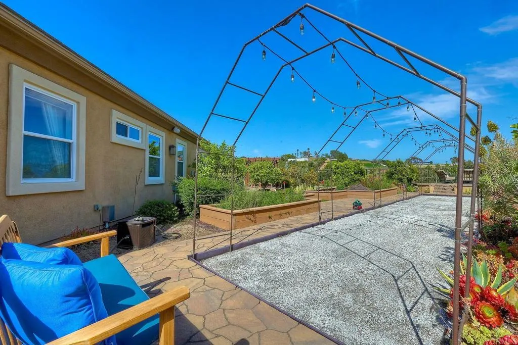 1165 Village Dr