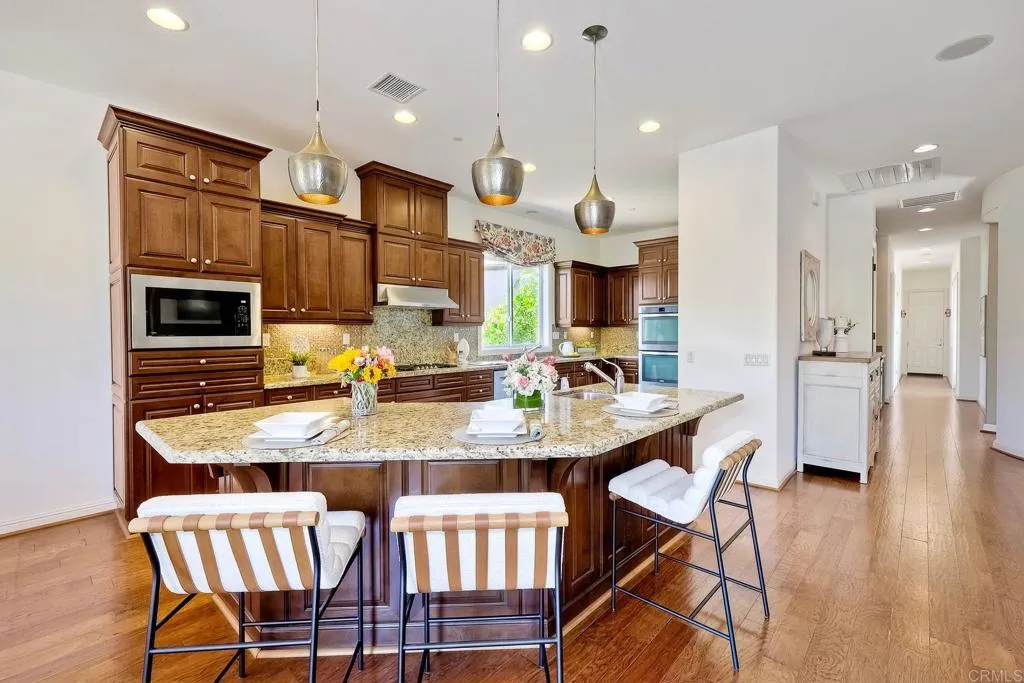 1165 Village Dr