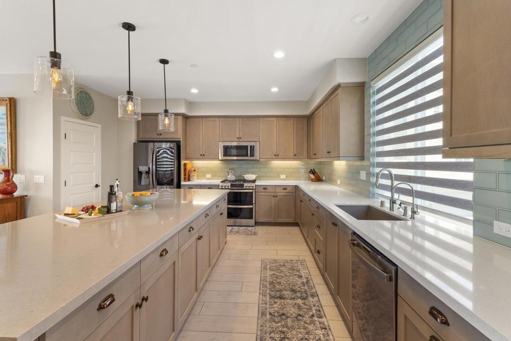 6132 Colt Place 101