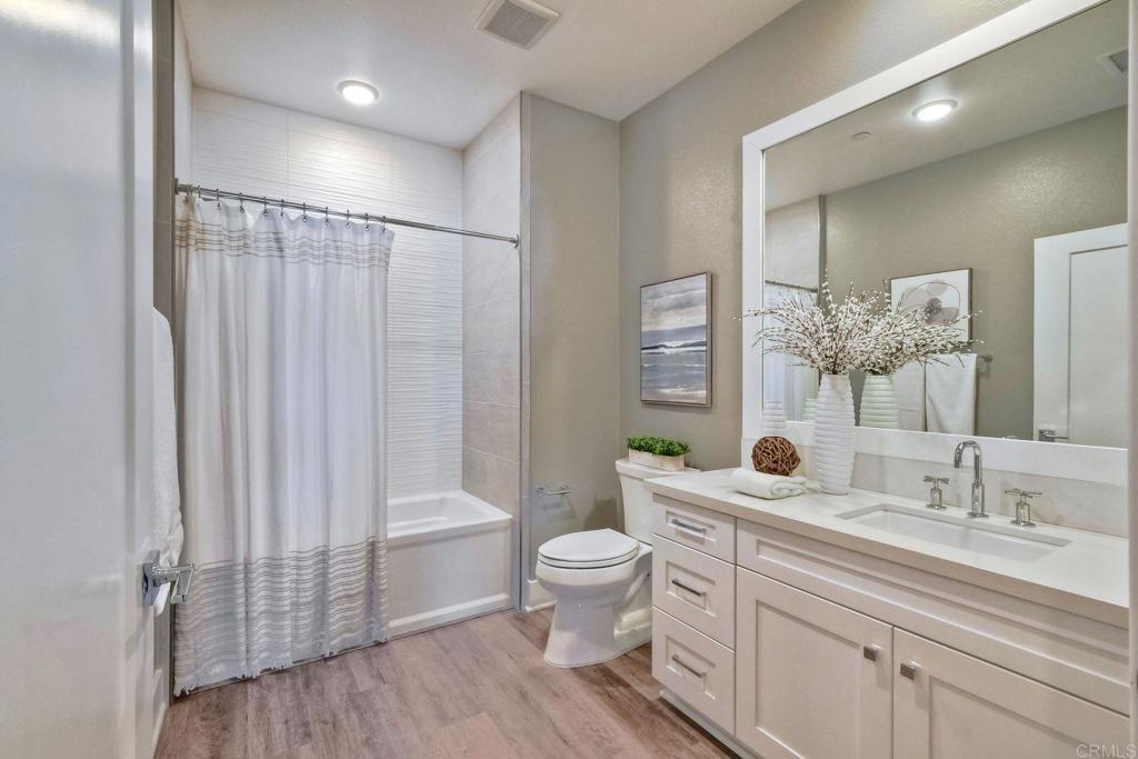 800 Grand Avenue 205