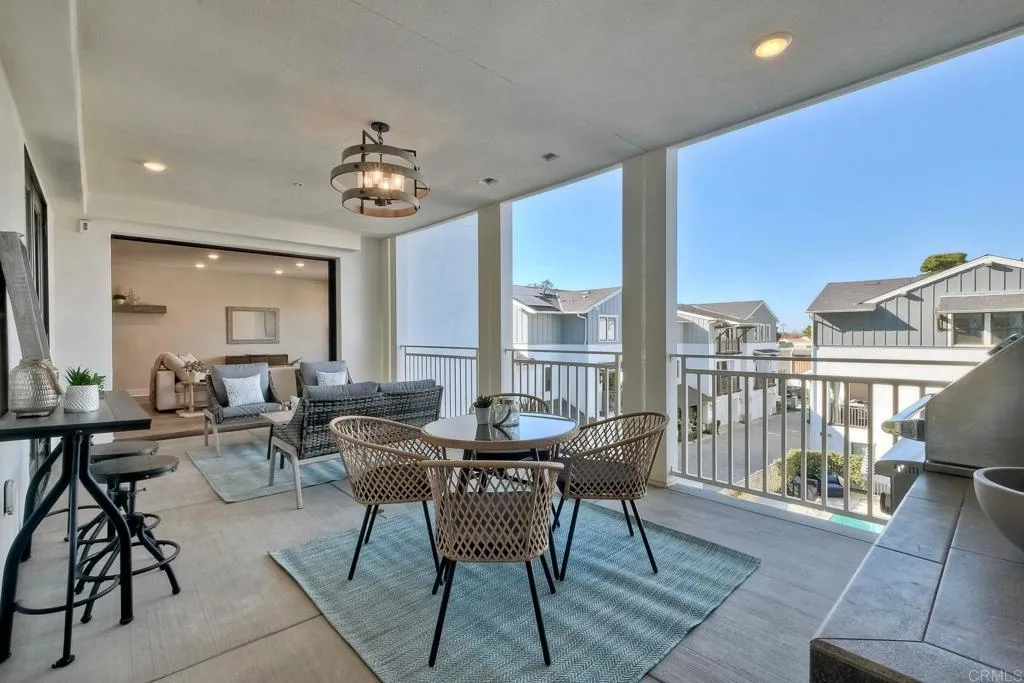 800 Grand Avenue Unit 205