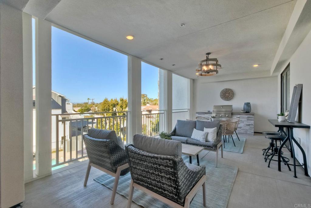 800 Grand Avenue 205