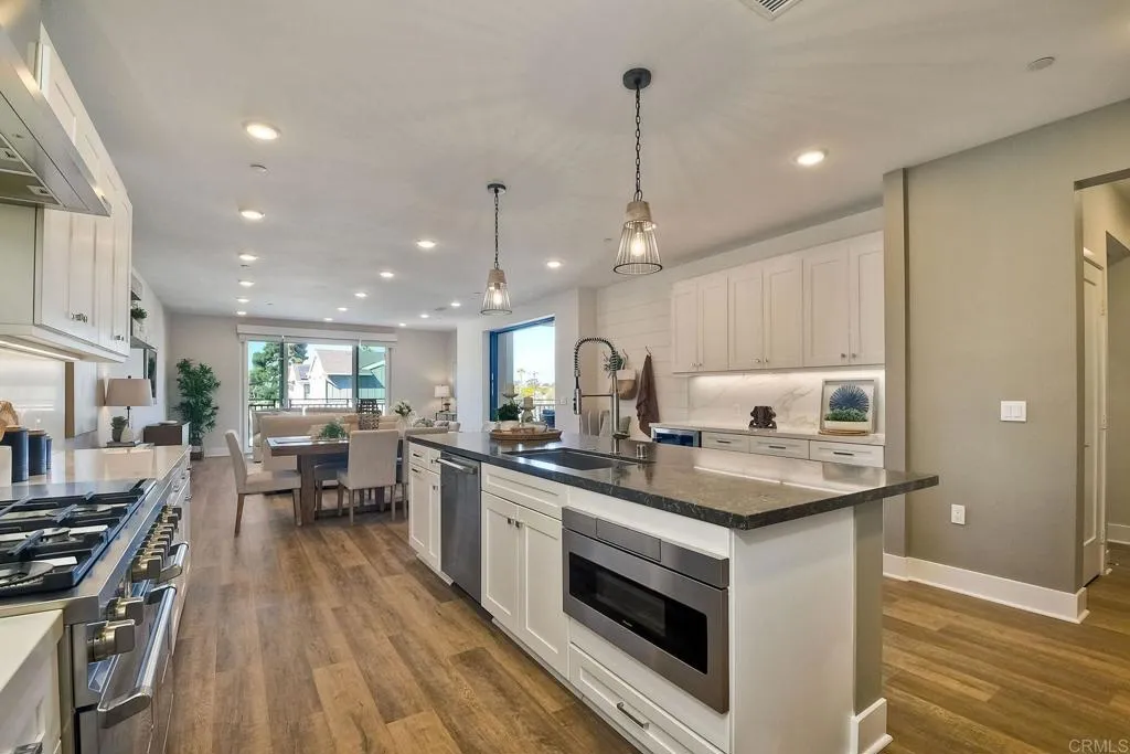 800 Grand Avenue Unit 205