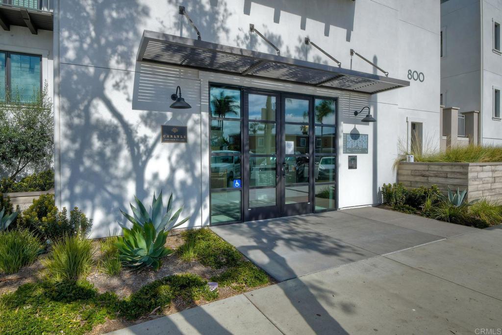 800 Grand Avenue 205