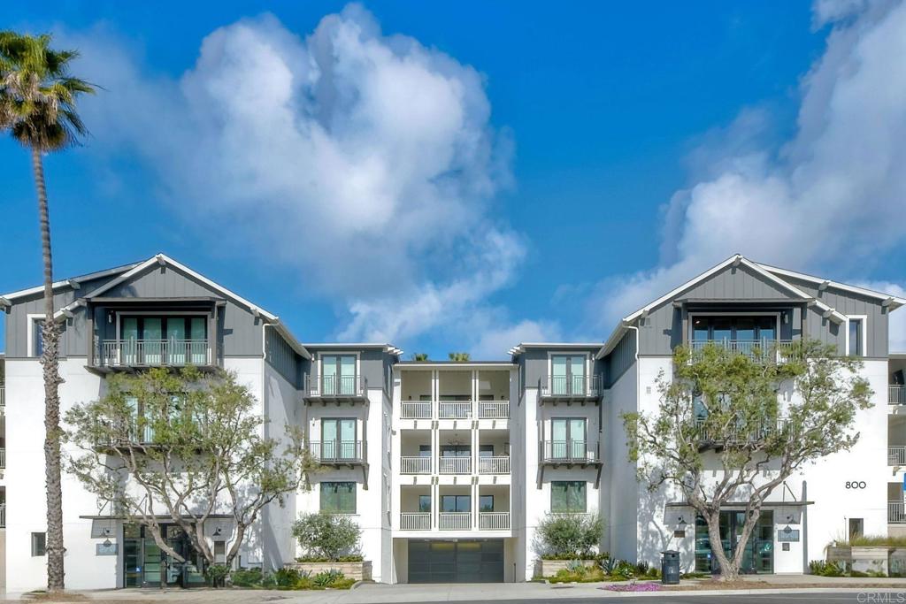 800 Grand Avenue 205