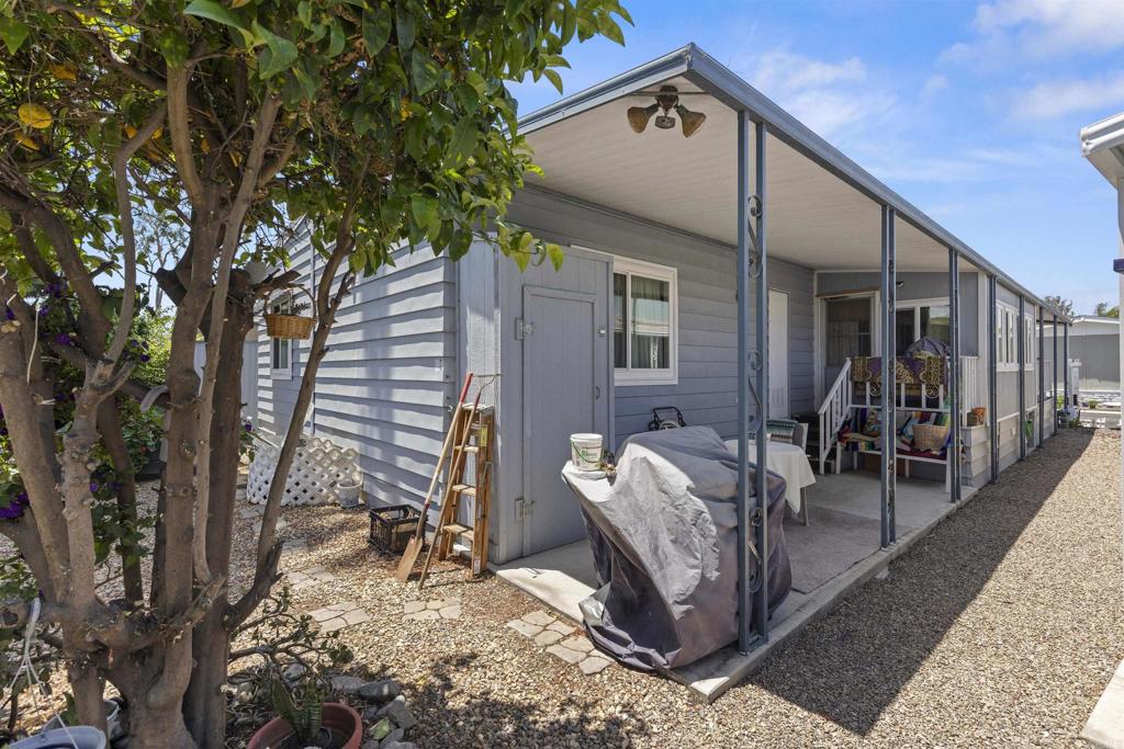 276 N EL CAMINO REAL 13