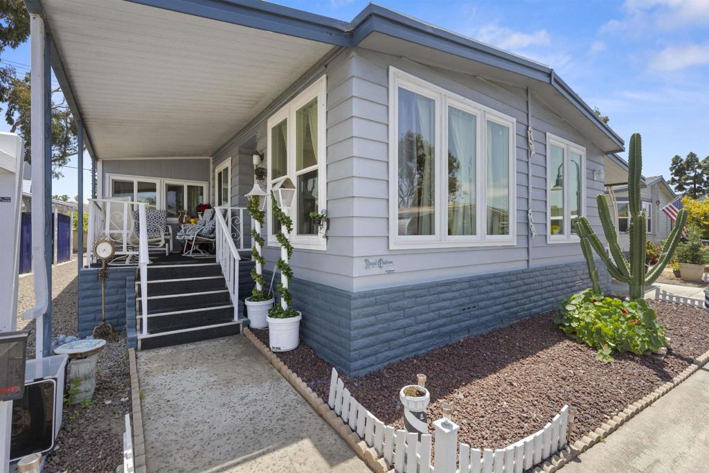 276 N EL CAMINO REAL 13