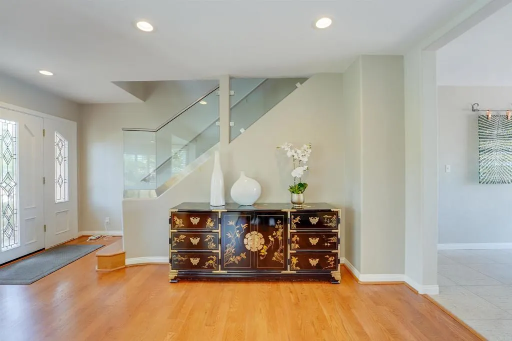 3322 Russell Street