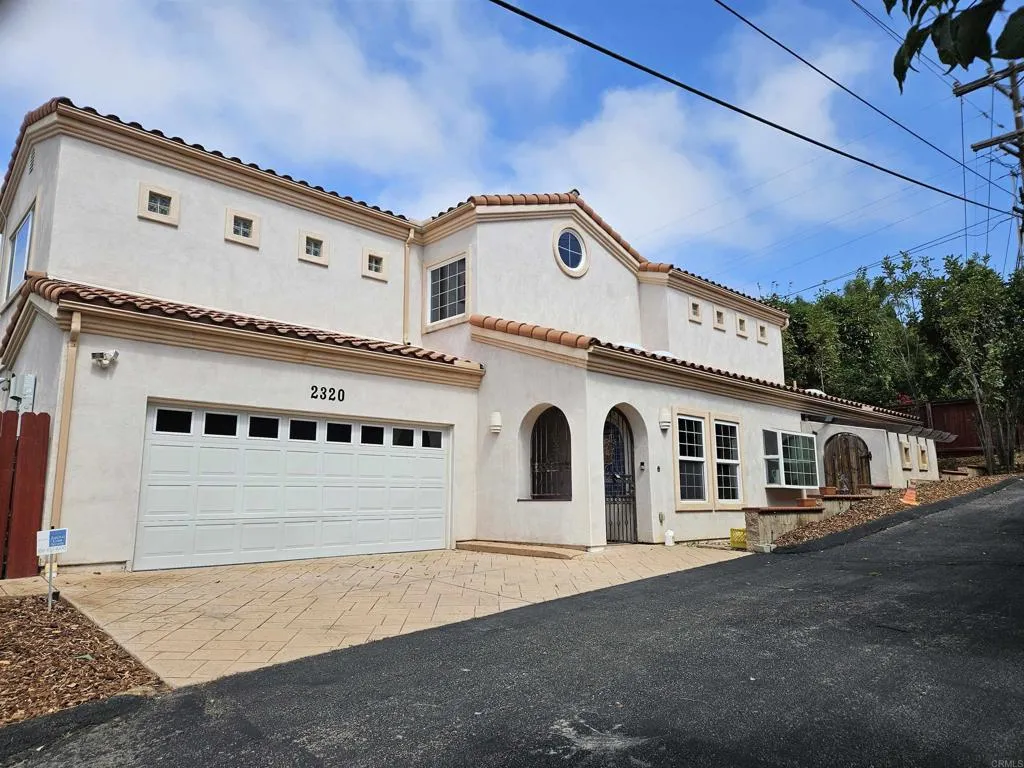2320 Ivy Road, 92084