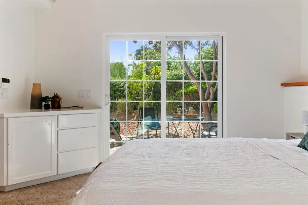 2320 Ivy Road, 92084